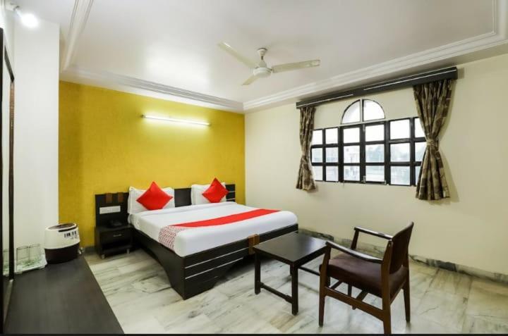 Hotel Asopalav Ambaji Bagian luar foto
