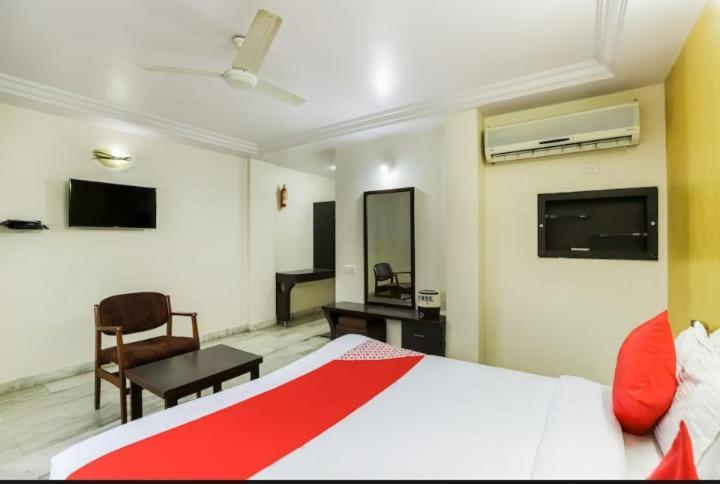 Hotel Asopalav Ambaji Bagian luar foto